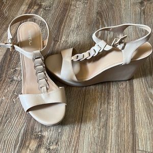 Nude Wedge women’s Size 11